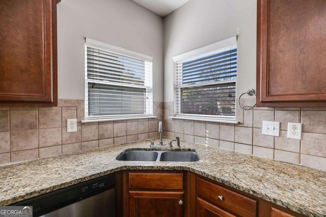 1502 Silver Mist Circle, Powder Springs, GA 30127