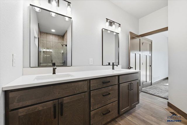 20703 APPLE SPRINGS BLVD, Sturgis, SD 57783