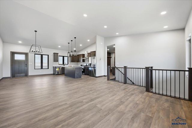 20703 APPLE SPRINGS BLVD, Sturgis, SD 57783