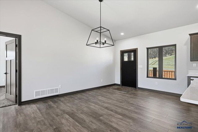 20703 APPLE SPRINGS BLVD, Sturgis, SD 57783