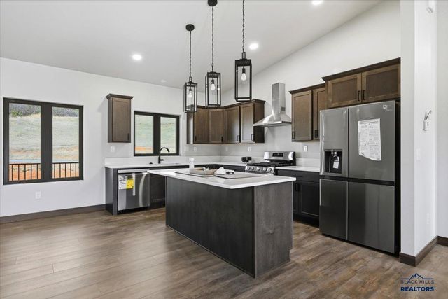 20703 APPLE SPRINGS BLVD, Sturgis, SD 57783