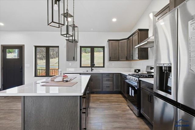 20703 APPLE SPRINGS BLVD, Sturgis, SD 57783