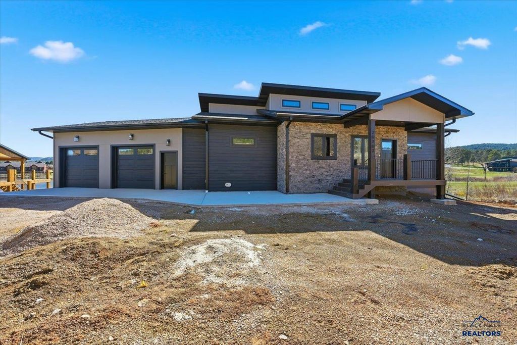 20703 APPLE SPRINGS BLVD, Sturgis, SD 57783