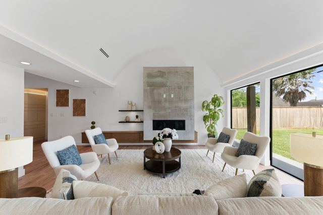 6711 Housman Street, Houston, TX 77055