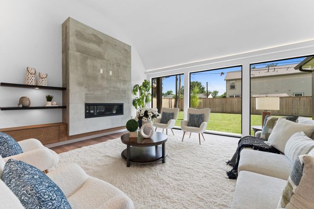 6711 Housman Street, Houston, TX 77055