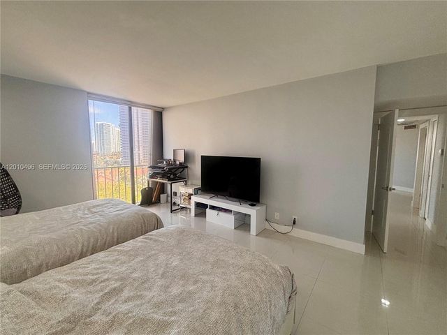 19355 Turnberry Way 7B, Aventura, FL 33180