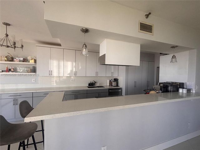 19355 Turnberry Way 7B, Aventura, FL 33180