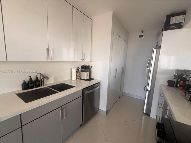 19355 Turnberry Way 7B, Aventura, FL 33180