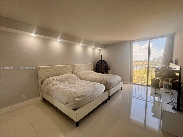 19355 Turnberry Way 7B, Aventura, FL 33180