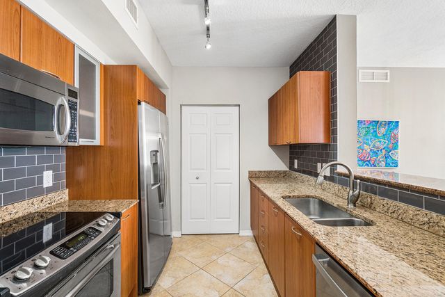 700 E Boynton Beach Boulevard 803, Boynton Beach, FL 33435