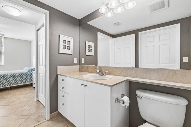 700 E Boynton Beach Boulevard 803, Boynton Beach, FL 33435