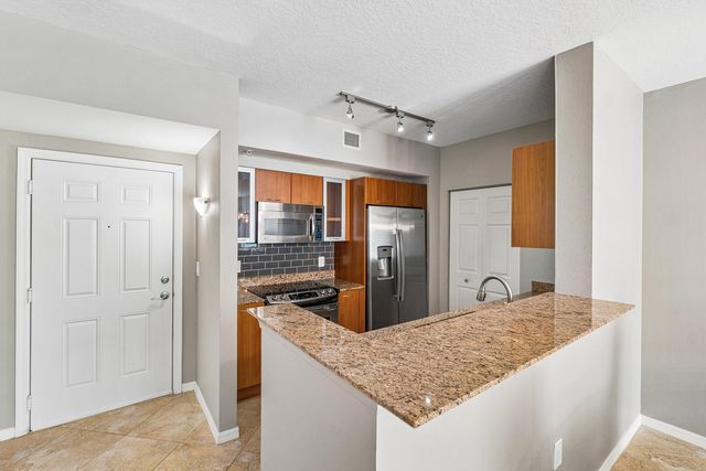 700 E Boynton Beach Boulevard 803, Boynton Beach, FL 33435