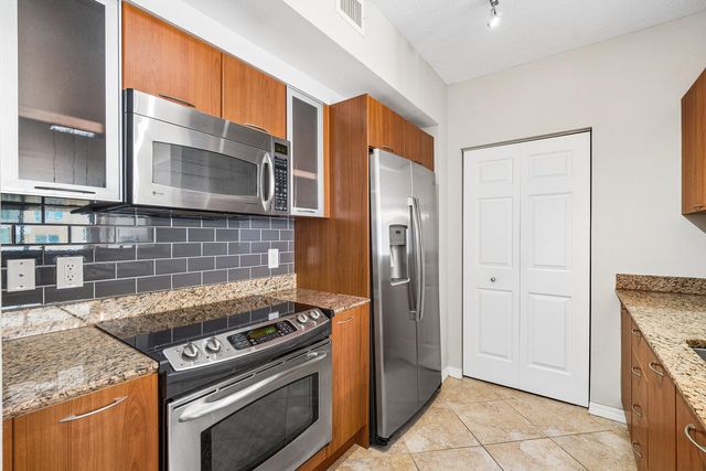 700 E Boynton Beach Boulevard 803, Boynton Beach, FL 33435