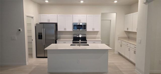 9436 SCOUTER BEE PLACE, Land O Lakes, FL 34637