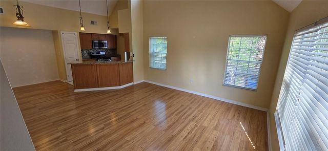 9306 LAKE CHASE ISLAND WAY, Tampa, FL 33626