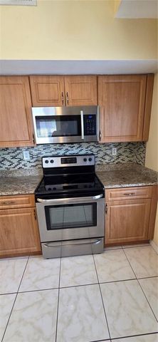9306 LAKE CHASE ISLAND WAY, Tampa, FL 33626