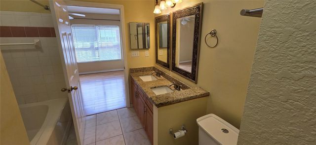 9306 LAKE CHASE ISLAND WAY, Tampa, FL 33626