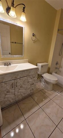 9306 LAKE CHASE ISLAND WAY, Tampa, FL 33626