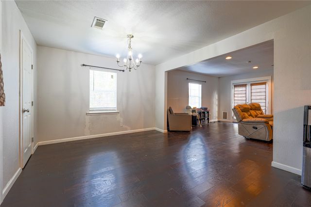 200 W Greenbriar Street, Robinson, TX 76706