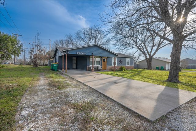 200 W Greenbriar Street, Robinson, TX 76706