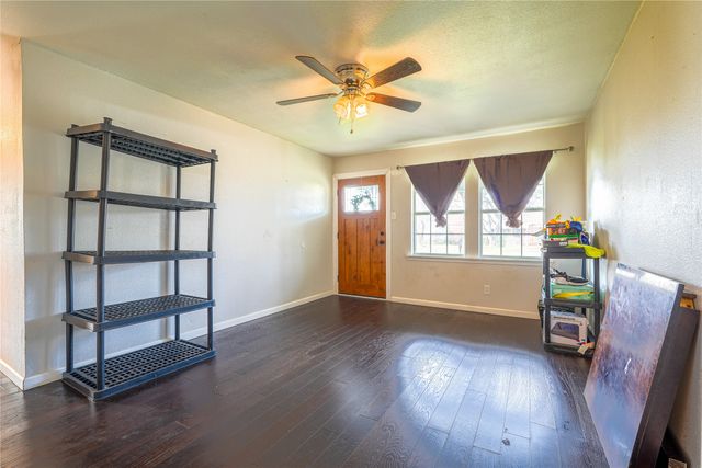 200 W Greenbriar Street, Robinson, TX 76706