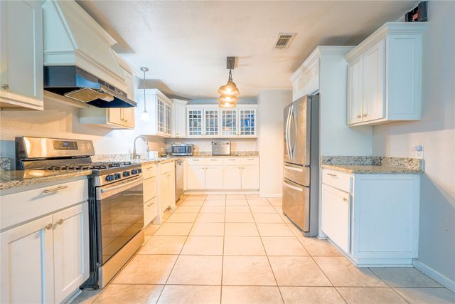 200 W Greenbriar Street, Robinson, TX 76706