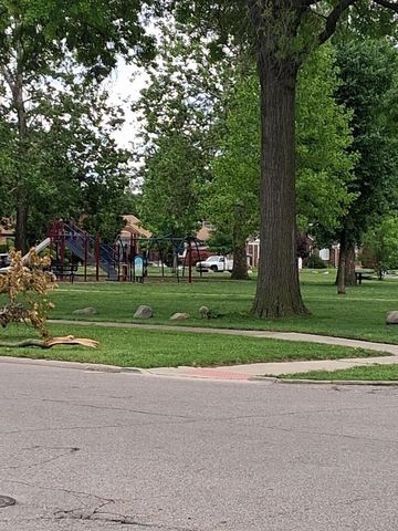 18211 Stansbury Avenue, Detroit, MI 48235