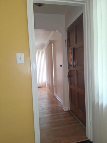 18211 Stansbury Avenue, Detroit, MI 48235