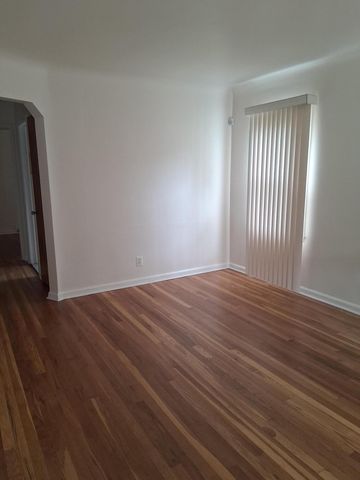 18211 Stansbury Avenue, Detroit, MI 48235