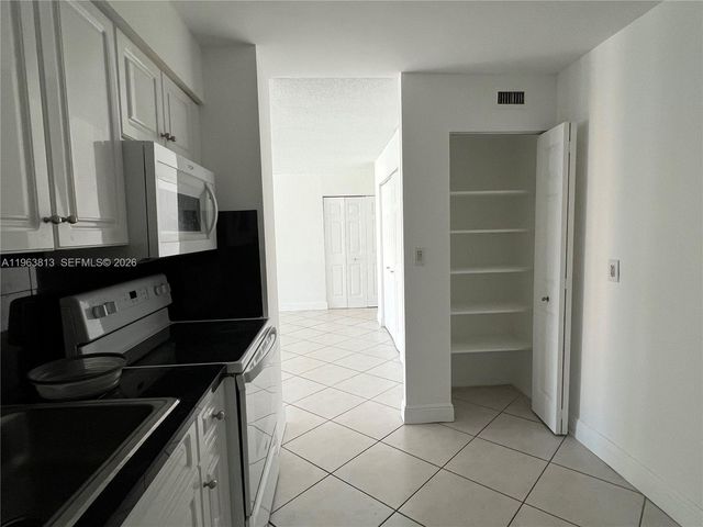 6770 Indian Creek Dr PH-D, Miami Beach, FL 33141