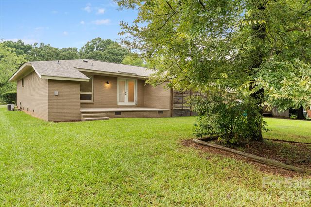 4900 Malibu Drive, Charlotte, NC 28215