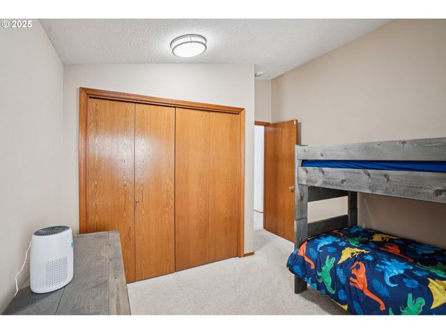 8915 Ne 28TH Pl, Vancouver, WA 98665