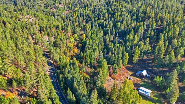 30324 N Elk Chattaroy Rd, Chattaroy, WA 99003