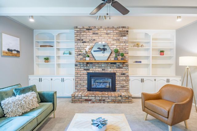 112 Marcin Lane, Burnsville, MN 55337