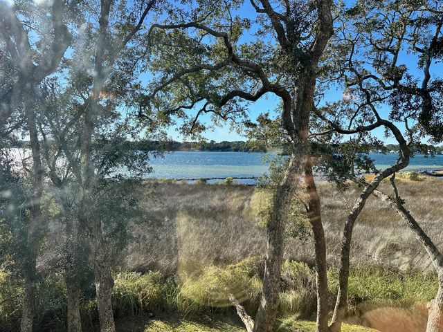 6 Marina Cove Drive, Niceville, FL 32578