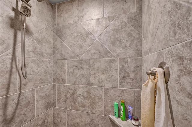 612 Bison Crossing Drive, Yukon, OK 73099