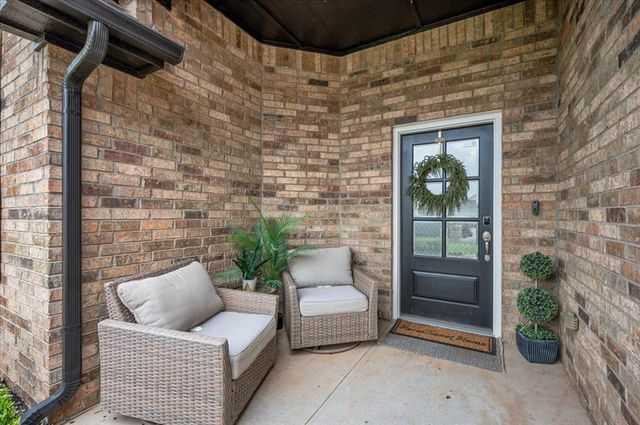 612 Bison Crossing Drive, Yukon, OK 73099