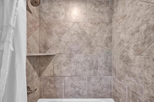 612 Bison Crossing Drive, Yukon, OK 73099