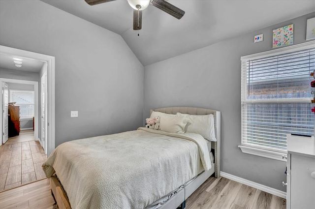 612 Bison Crossing Drive, Yukon, OK 73099