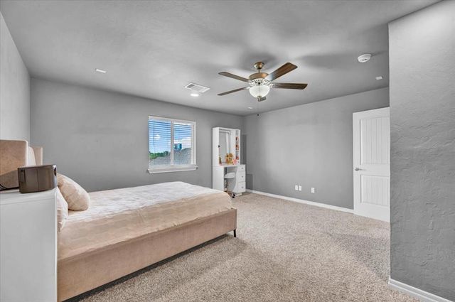 612 Bison Crossing Drive, Yukon, OK 73099