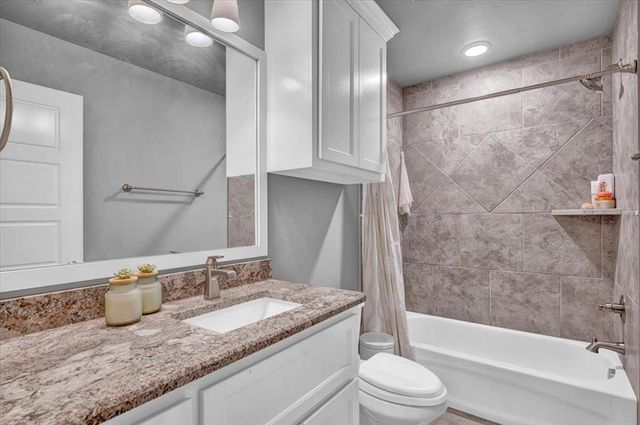 612 Bison Crossing Drive, Yukon, OK 73099