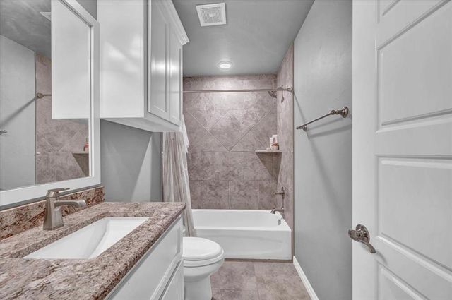 612 Bison Crossing Drive, Yukon, OK 73099