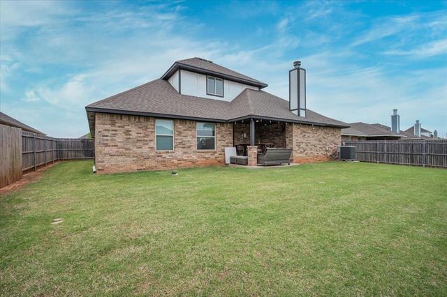 612 Bison Crossing Drive, Yukon, OK 73099
