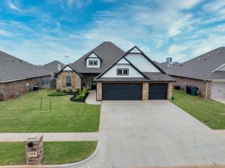 612 Bison Crossing Drive, Yukon, OK 73099