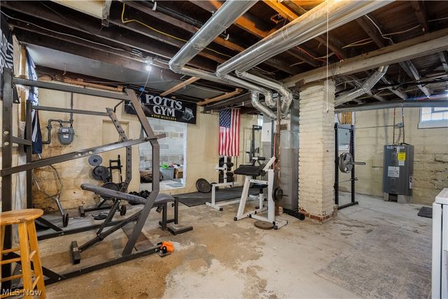 1079 Pitkin Avenue, Akron, OH 44310