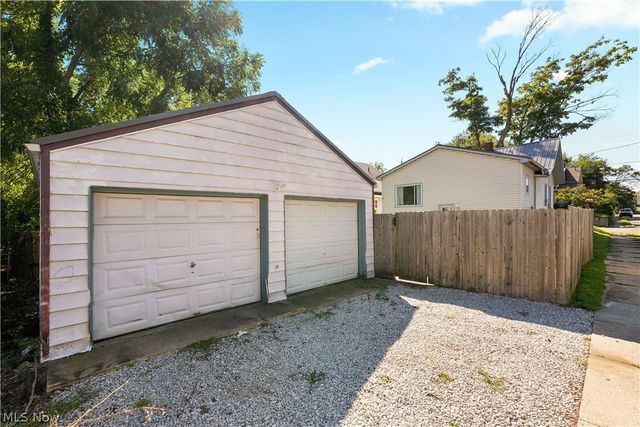 1079 Pitkin Avenue, Akron, OH 44310