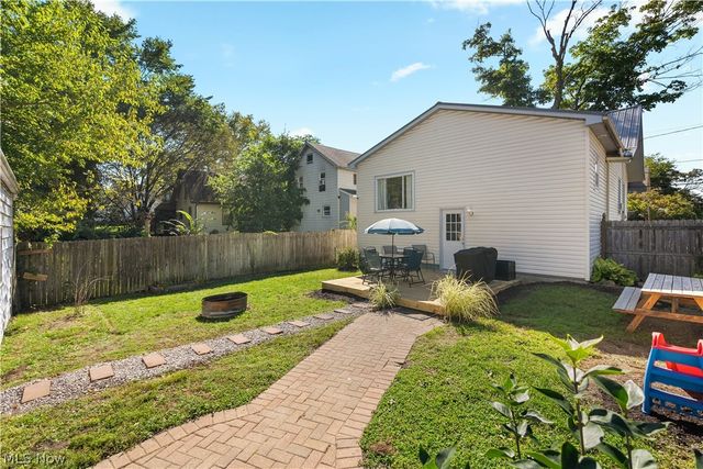 1079 Pitkin Avenue, Akron, OH 44310