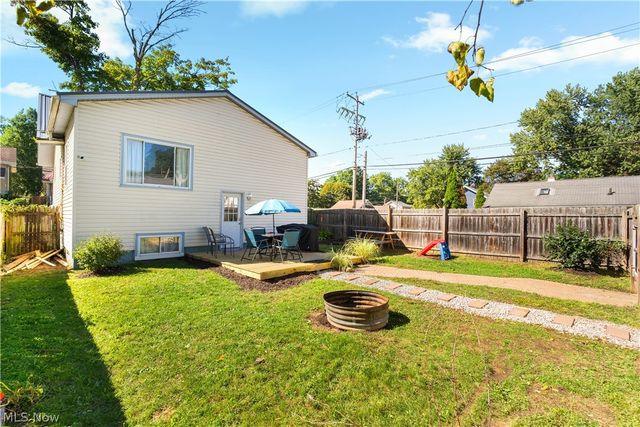 1079 Pitkin Avenue, Akron, OH 44310