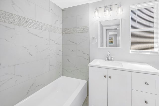 2112 HOPKINS DRIVE W, Bradenton, FL 34207