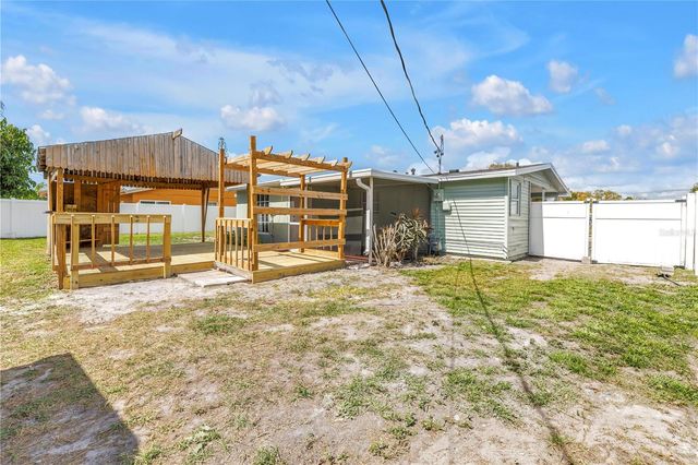 2112 HOPKINS DRIVE W, Bradenton, FL 34207
